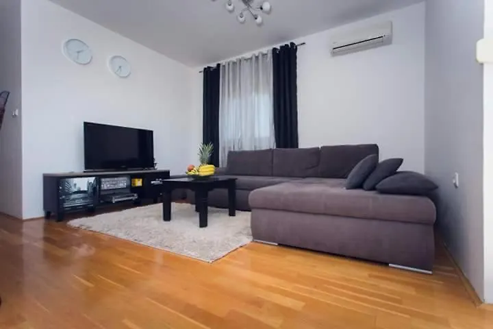 Apartment Apartman Mila Kastela